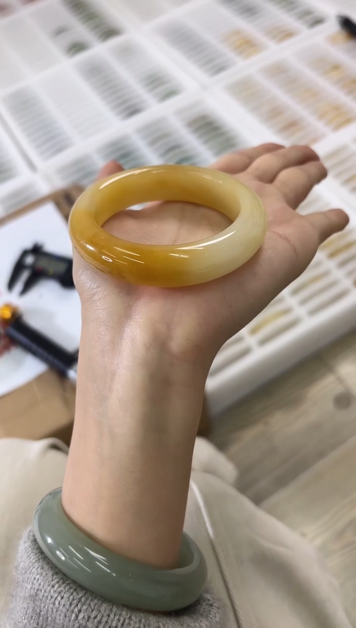 未镶嵌手镯石英质玉133-54HU