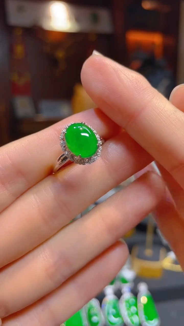 【闪购商品】翡翠戒指18K金镶嵌120789天然A货翡翠蛋面戒指