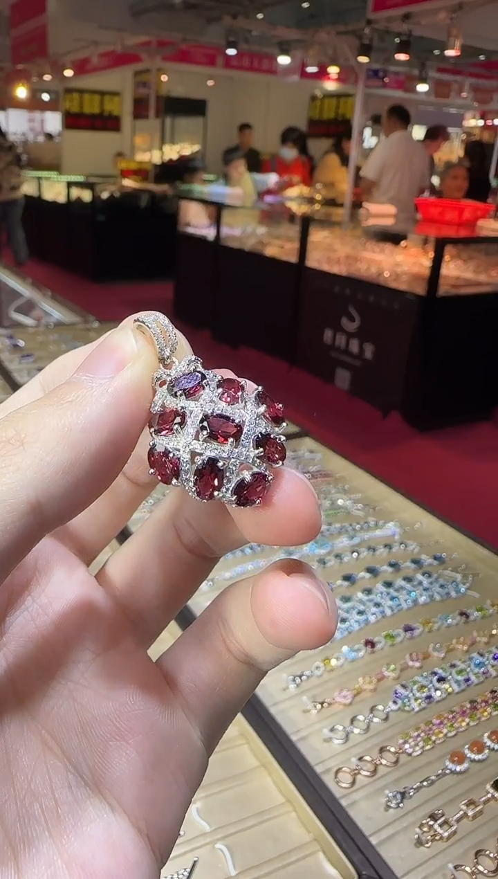 颈饰银S925镶嵌石榴石吊坠