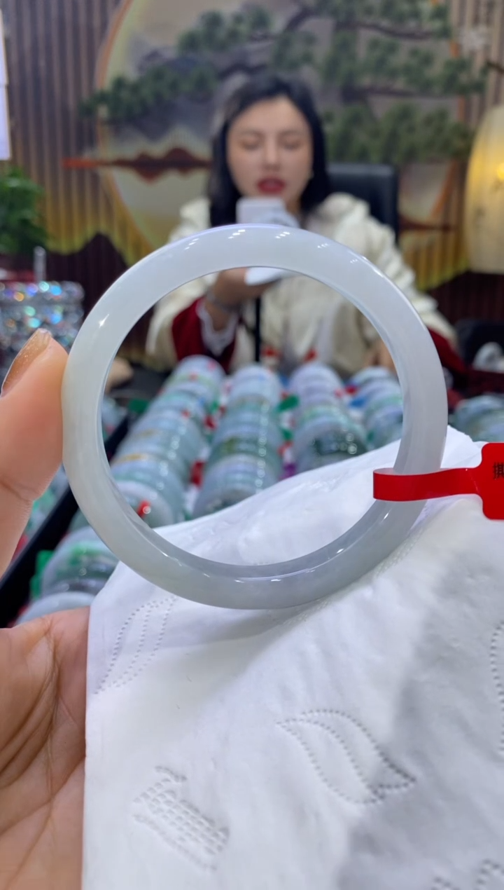 【闪购商品】翡翠手镯未镶嵌多人08130