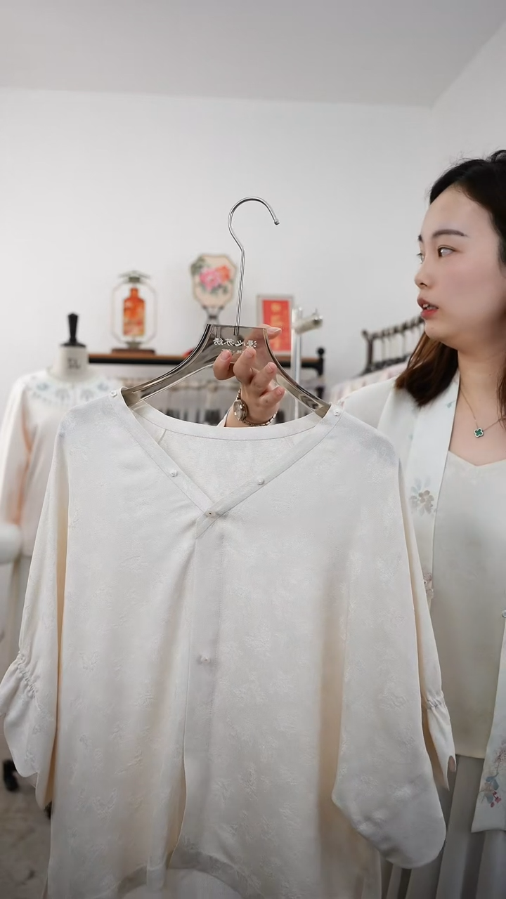 织绣A***e不退换孤品   桑蚕丝罗衣 