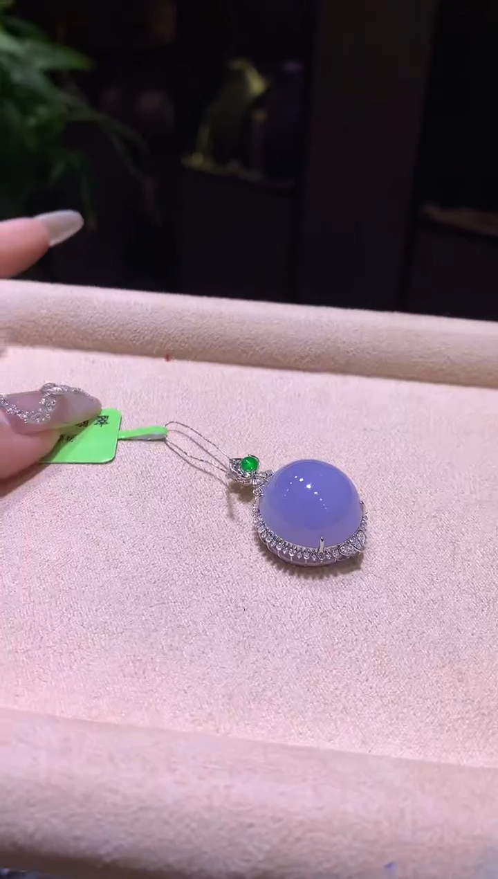 【闪购商品】翡翠吊坠(不含链)18K金镶嵌蛋面