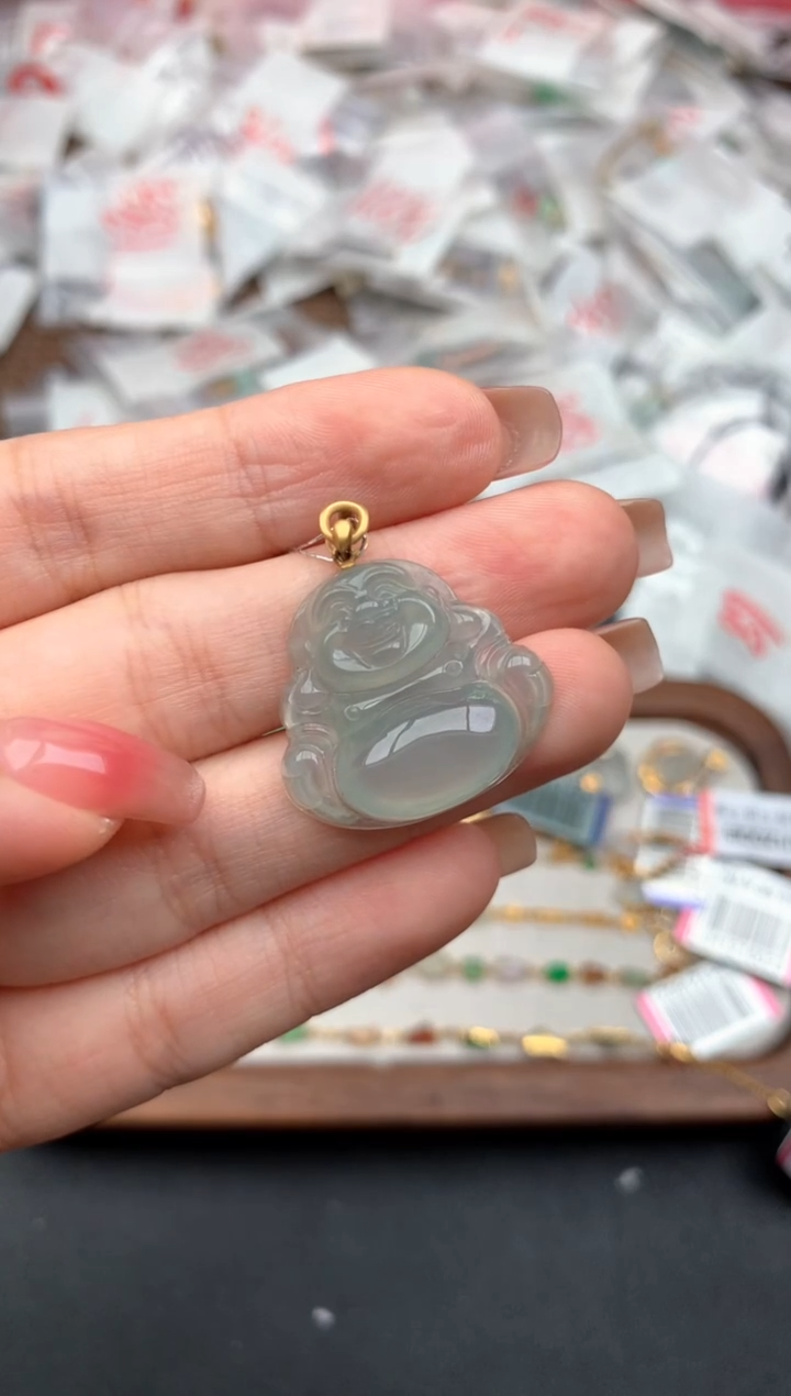 18K金镶嵌挂件翡翠一