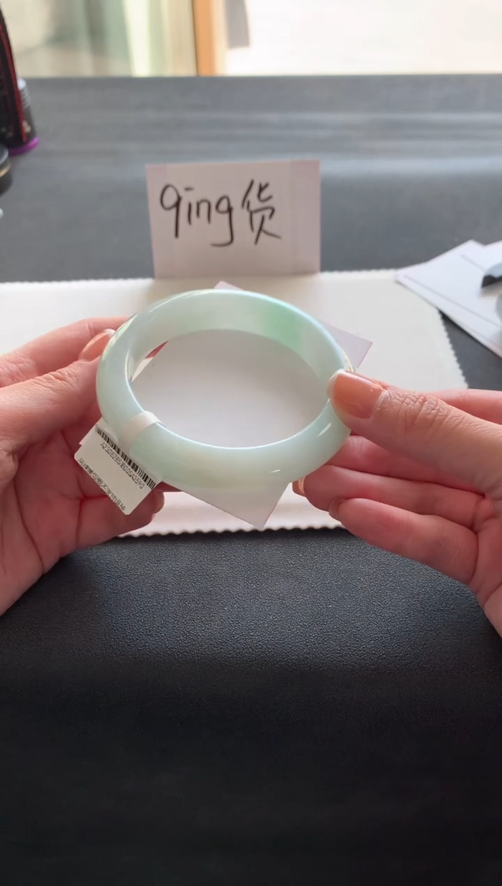 【闪购商品】翡翠手镯未镶嵌60.5正圈A3590买断