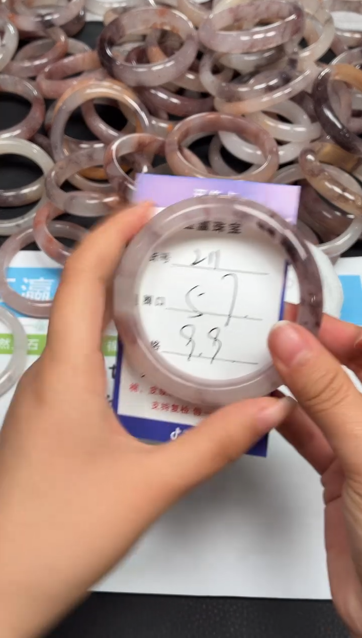 未镶嵌手镯石英质玉211