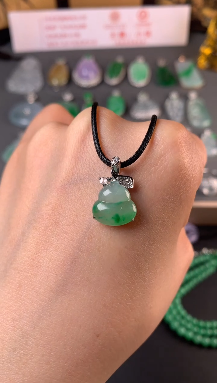 吊坠(不含链)18K金镶嵌翡翠吊坠