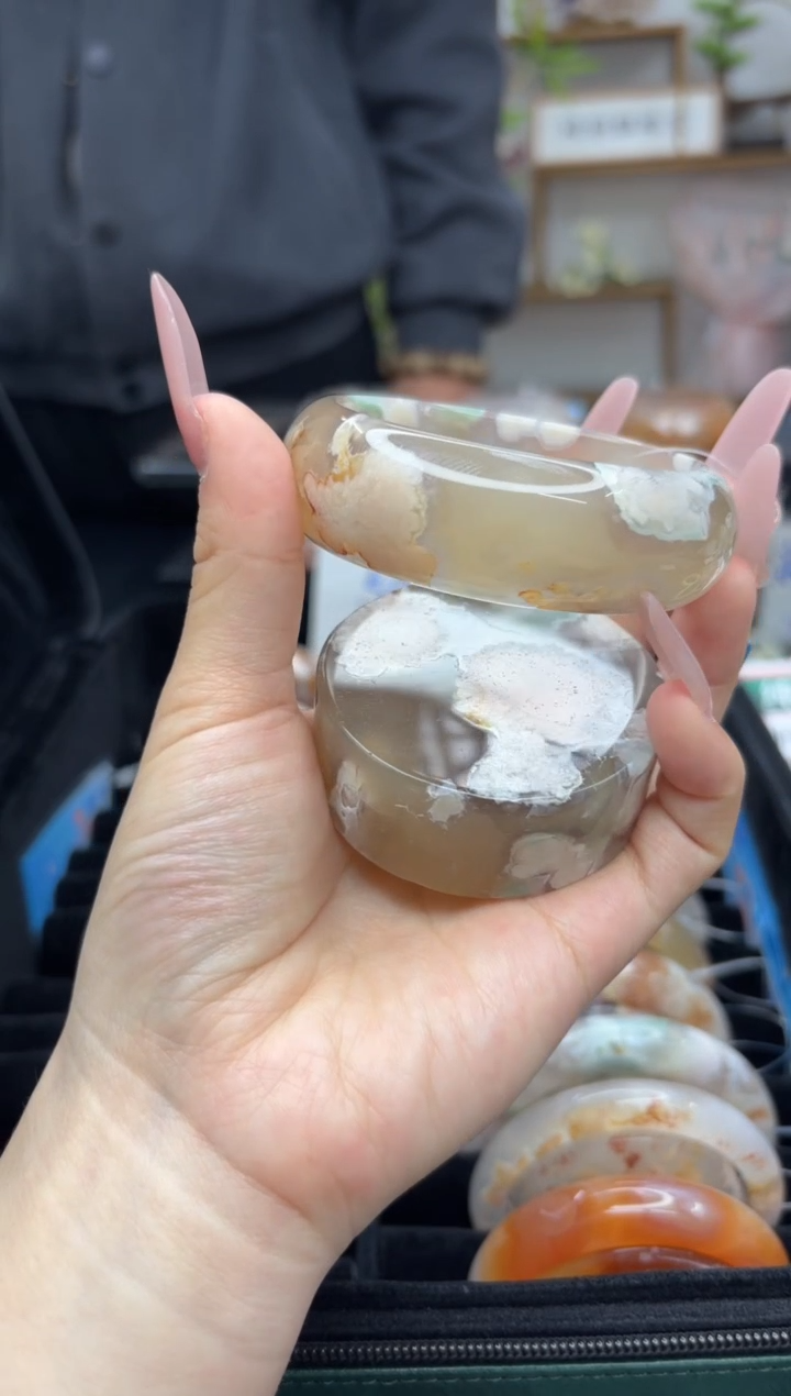 【闪购商品】石英质玉手镯未镶嵌A172(58圈赠送镯心)