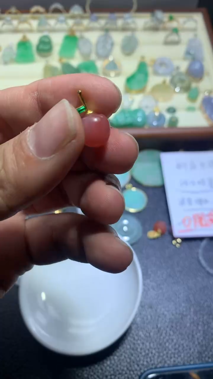 【闪购商品】南红玛瑙颈饰合金067南红吊坠