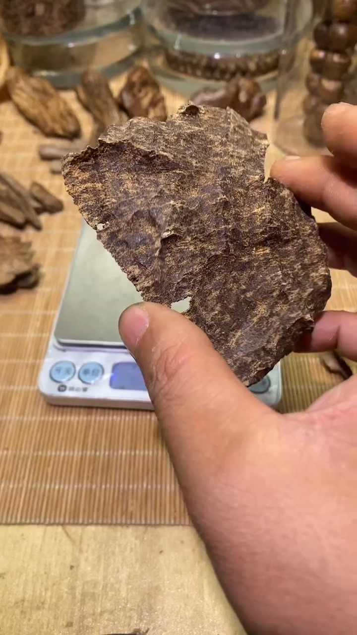 【闪购商品】沉香手把件海南料九分沉7.8克