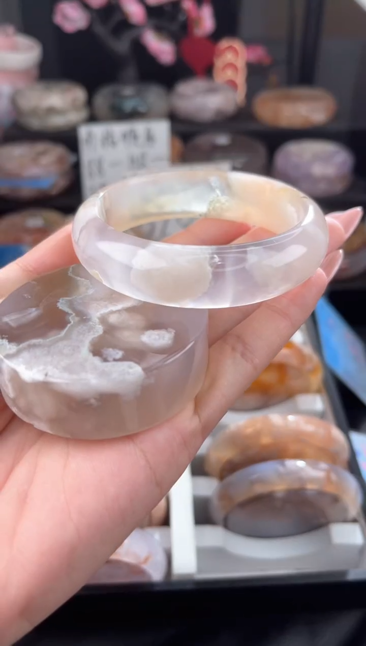 【闪购商品】石英质玉手镯未镶嵌57