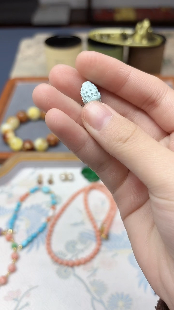 未镶嵌车挂玛瑙/玉髓玛瑙鳄鱼配饰GW