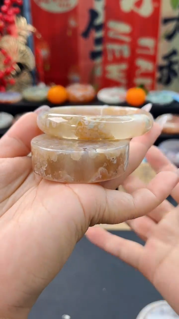 【闪购商品】石英质玉手镯未镶嵌赠送镯心（58圈口）无证书