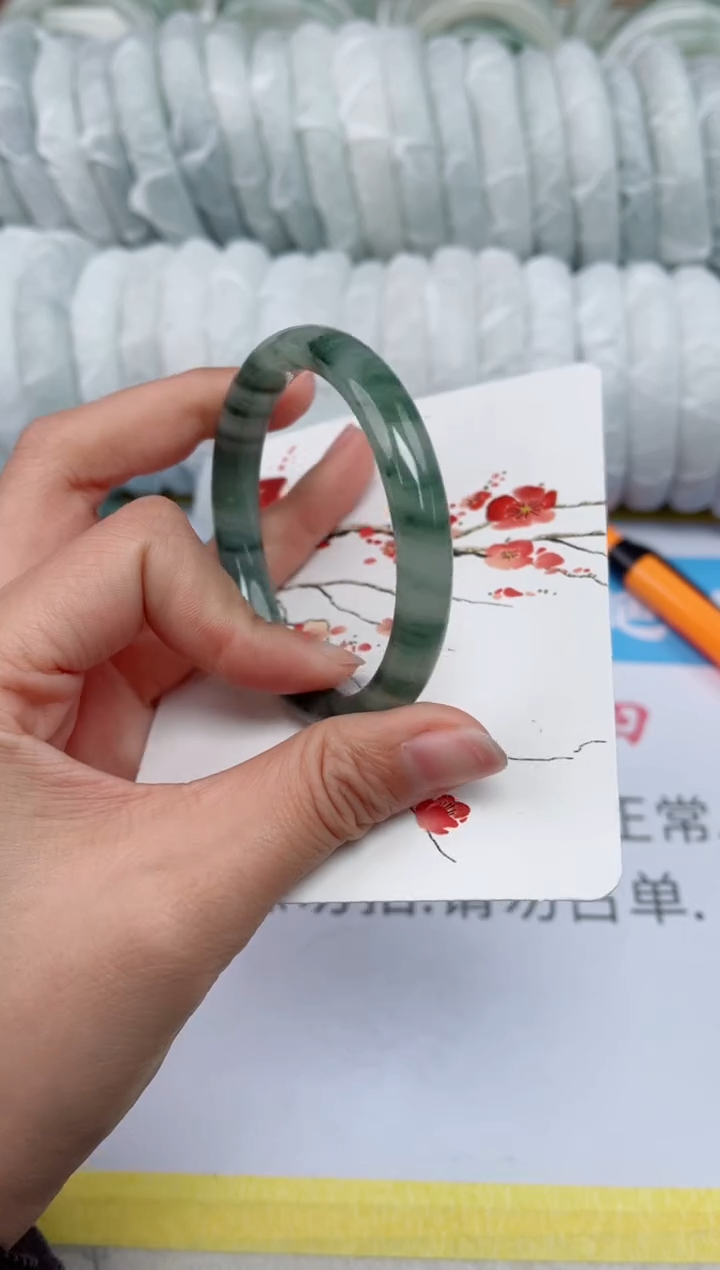 【闪购商品】石英质玉手镯未镶嵌239