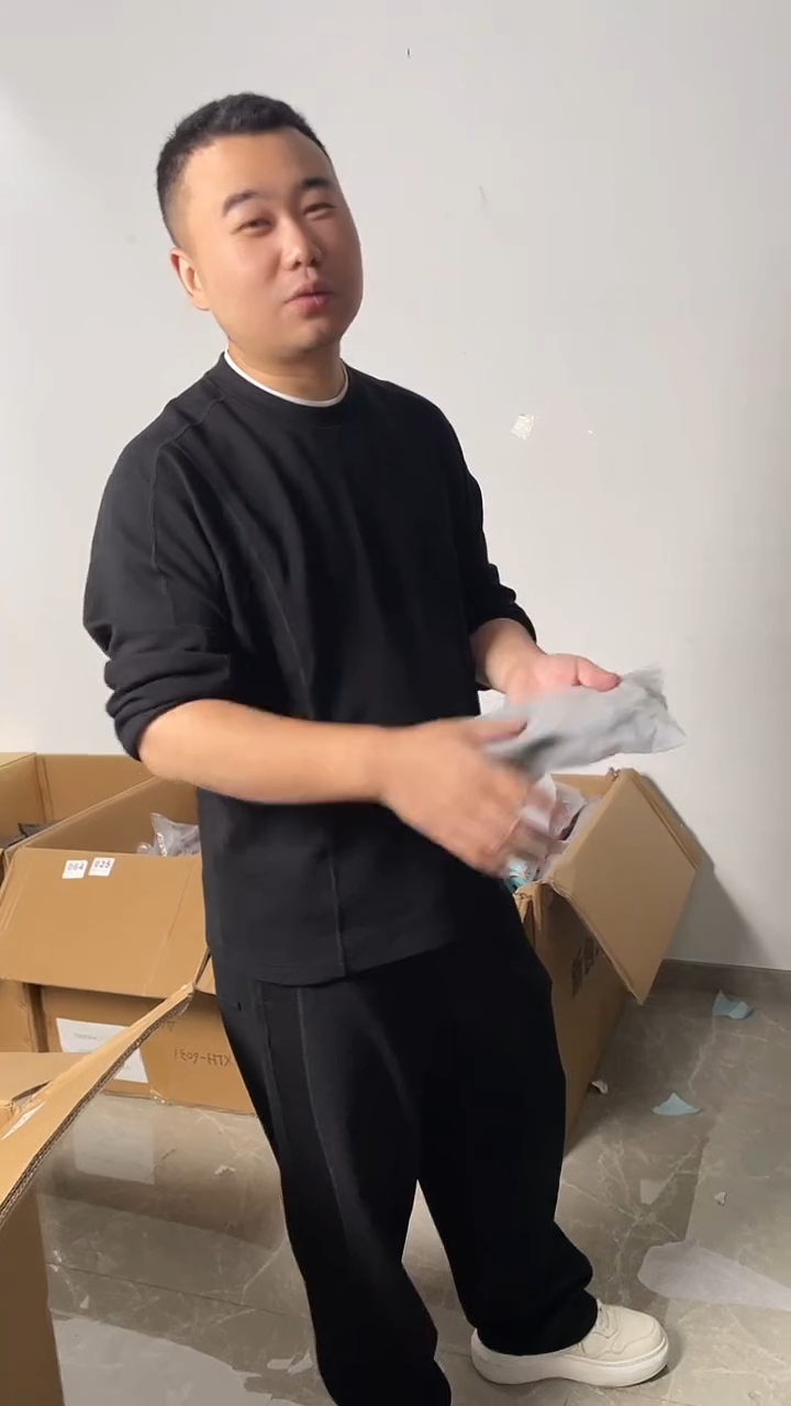 头层牛皮250品牌男包清货中（不要卡单，理性消费）/袜子