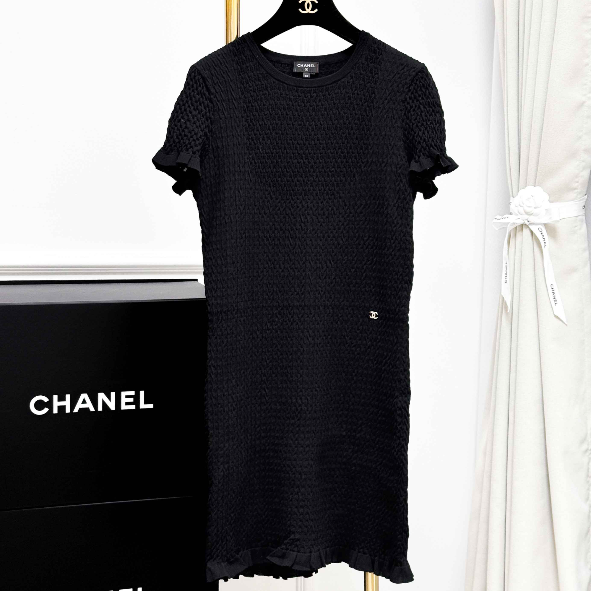 99新 Chanel/香奈儿 36码24A黑色小花边短袖针织连身裙，