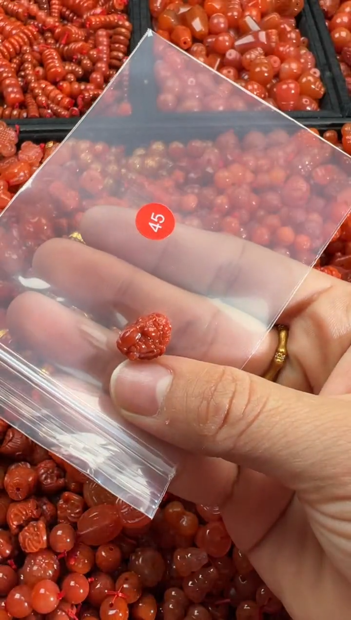 【闪购商品】南红玛瑙颈饰未镶嵌1