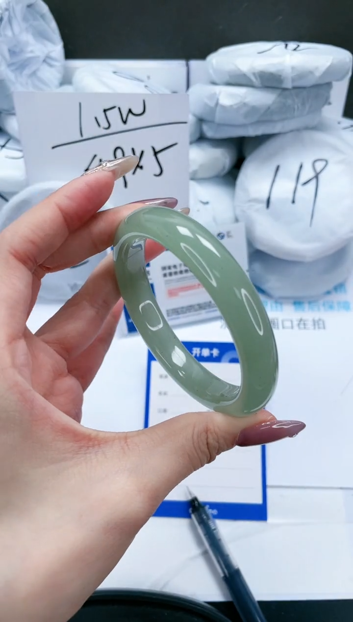 【闪购商品】石英质玉手镯未镶嵌363-60.5