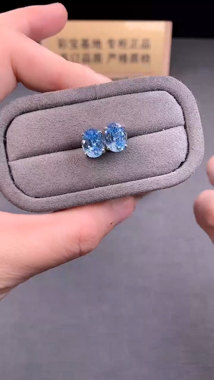 银S925镶嵌耳钉海蓝宝石4444