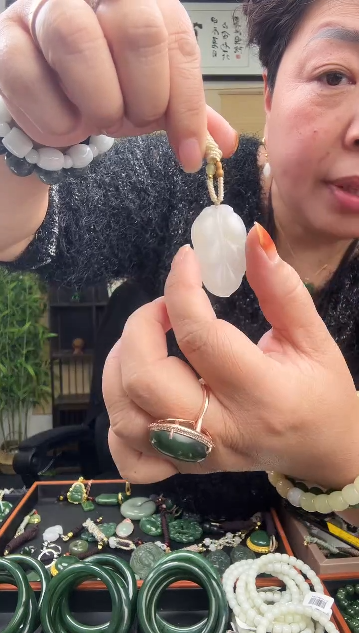 颈饰未镶嵌和田玉多样性发一  1118