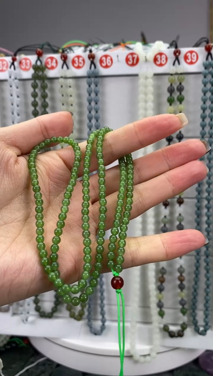 颈饰未镶嵌和田玉山*月4