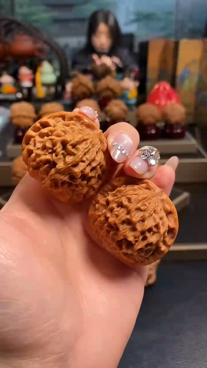 【闪购商品】文玩核桃把件D743玉麒麟42