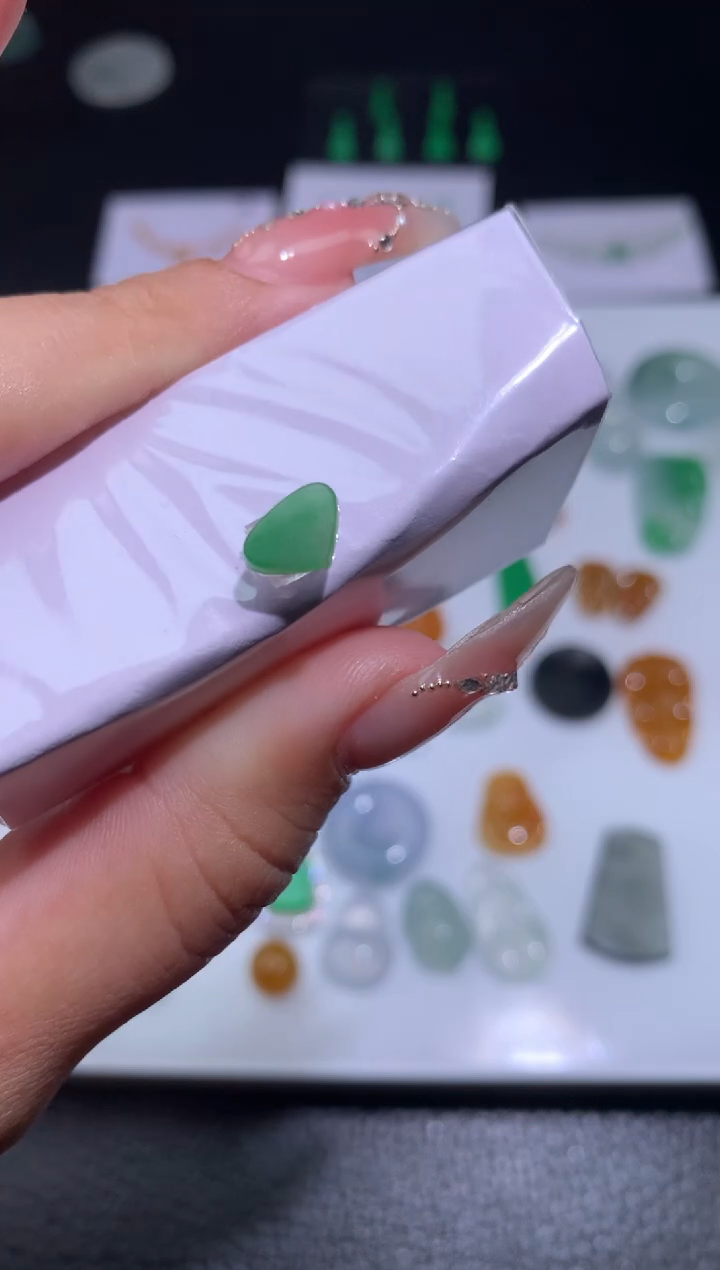 【闪购商品】定制翡翠未镶嵌毛货