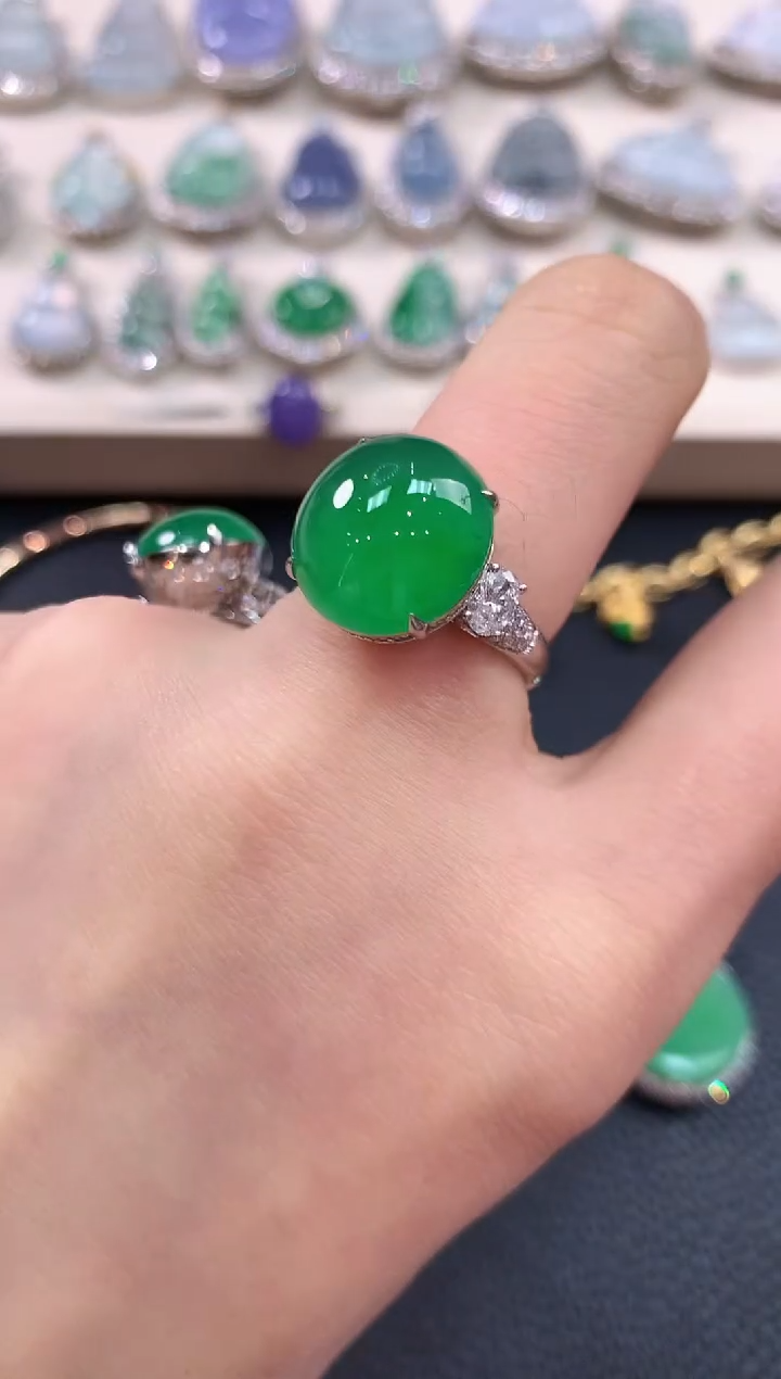 【闪购商品】翡翠戒指18K金镶嵌v130         