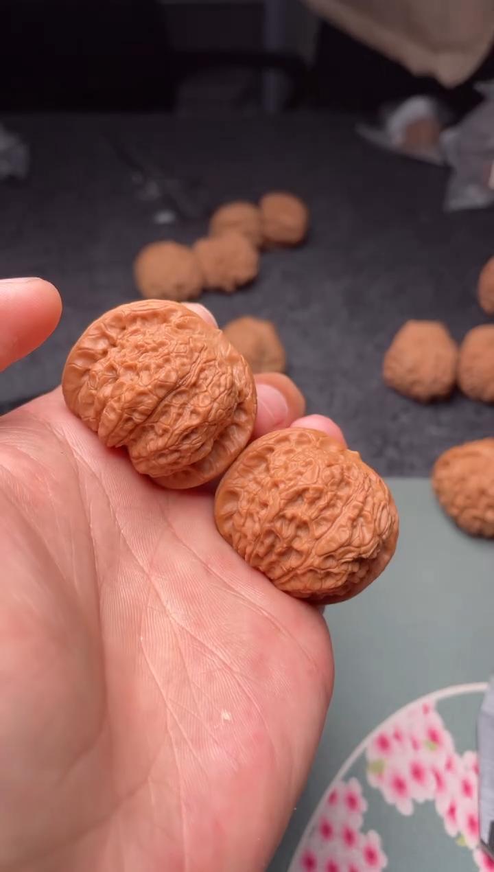 把件文玩核桃a36   血麒麟  39尺