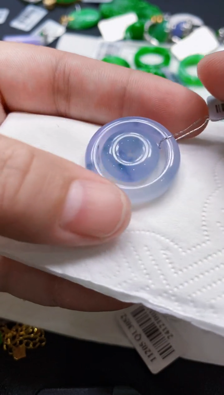 翡翠未镶嵌颈饰扣