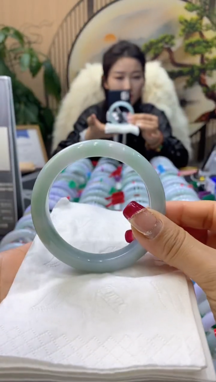 【闪购商品】翡翠手镯未镶嵌99913102