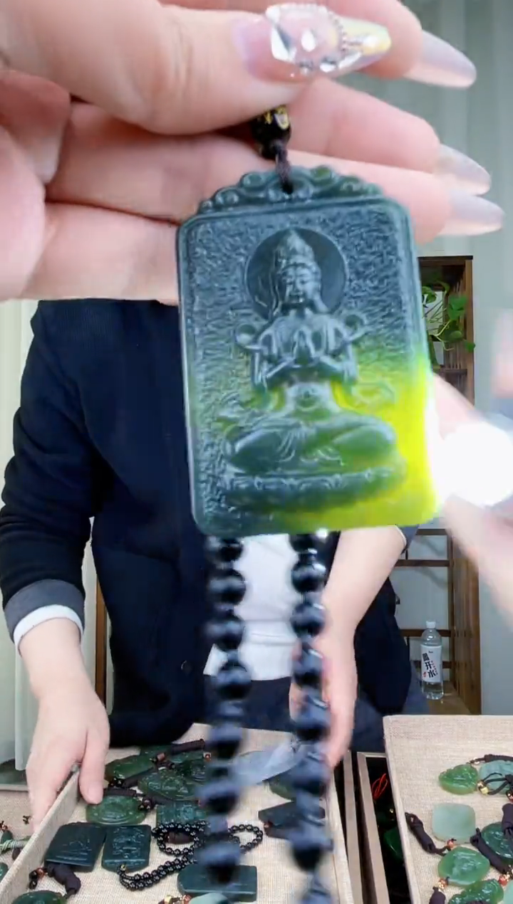 【闪购商品】和田玉挂件未镶嵌拍一发一，多样性发货！