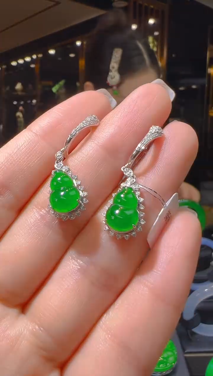 【闪购商品】翡翠18K金镶嵌耳饰100