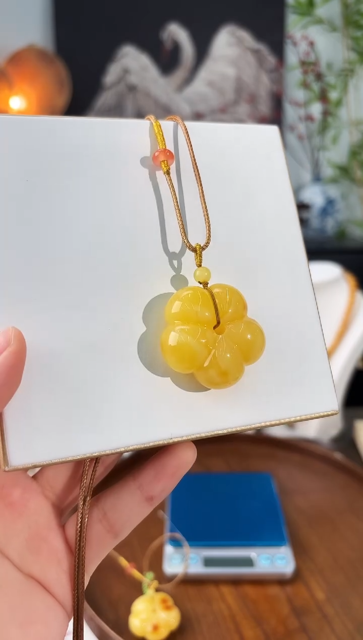 蜜蜡吊坠(赠链)未镶嵌哈*MJJQS478202蜜蜡小花吊坠多样性发一