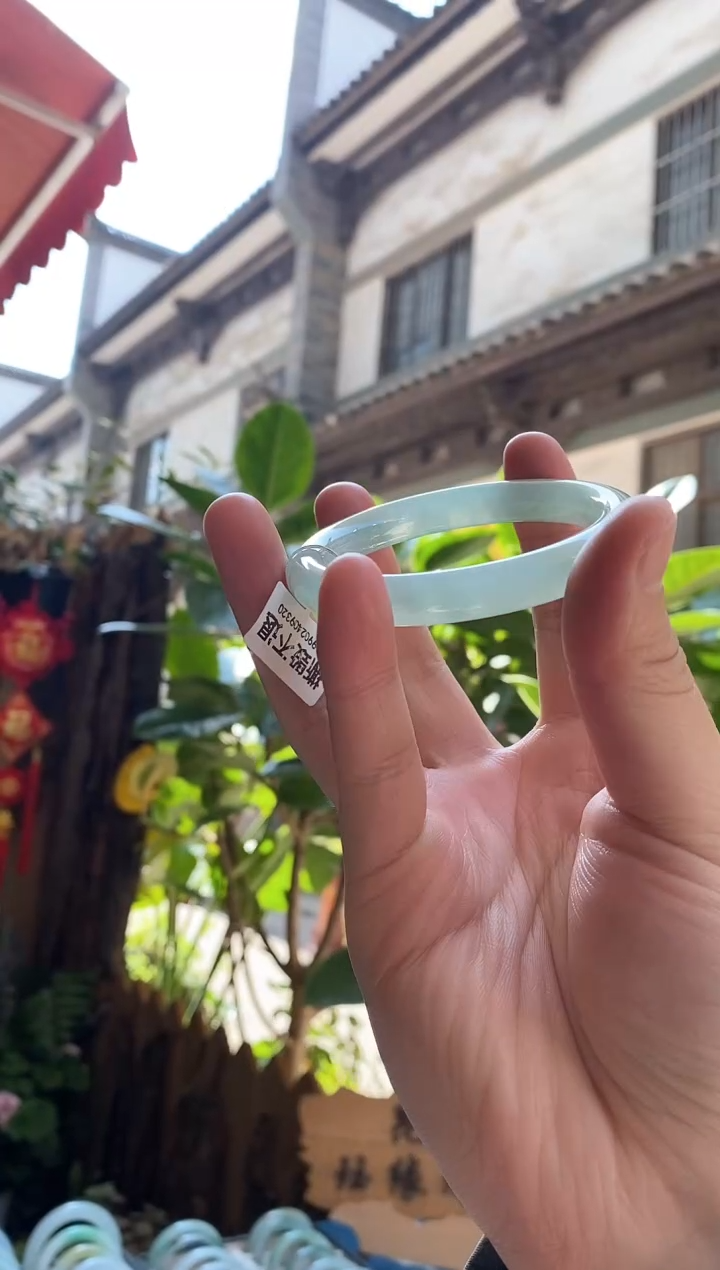 【闪购商品】翡翠手镯（圆镯）未镶嵌54圆条