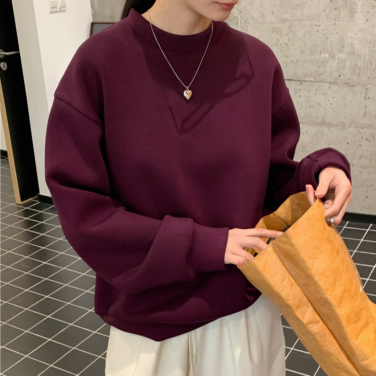 2025春秋季新款韩版宽松圆领套头卫衣女短款休闲百搭时尚上衣