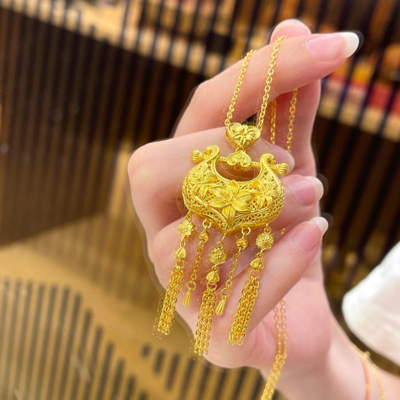 铜合金项链 如意璎珞锁镂空繁花似锦流苏项链新中式花丝锁包坠链