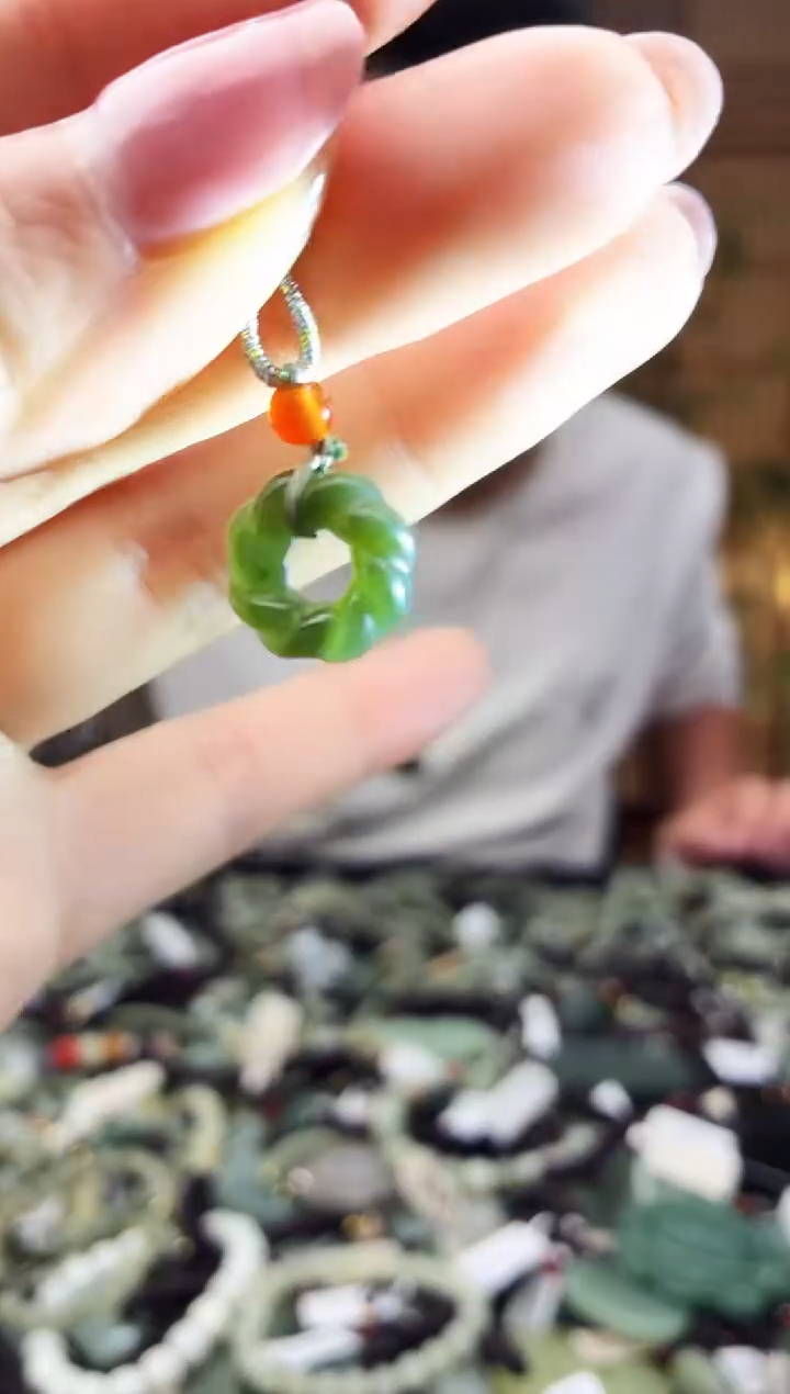 颈饰未镶嵌和田玉多样性发货，拍一发一