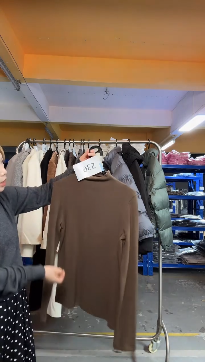 S36咖色加绒打底衫