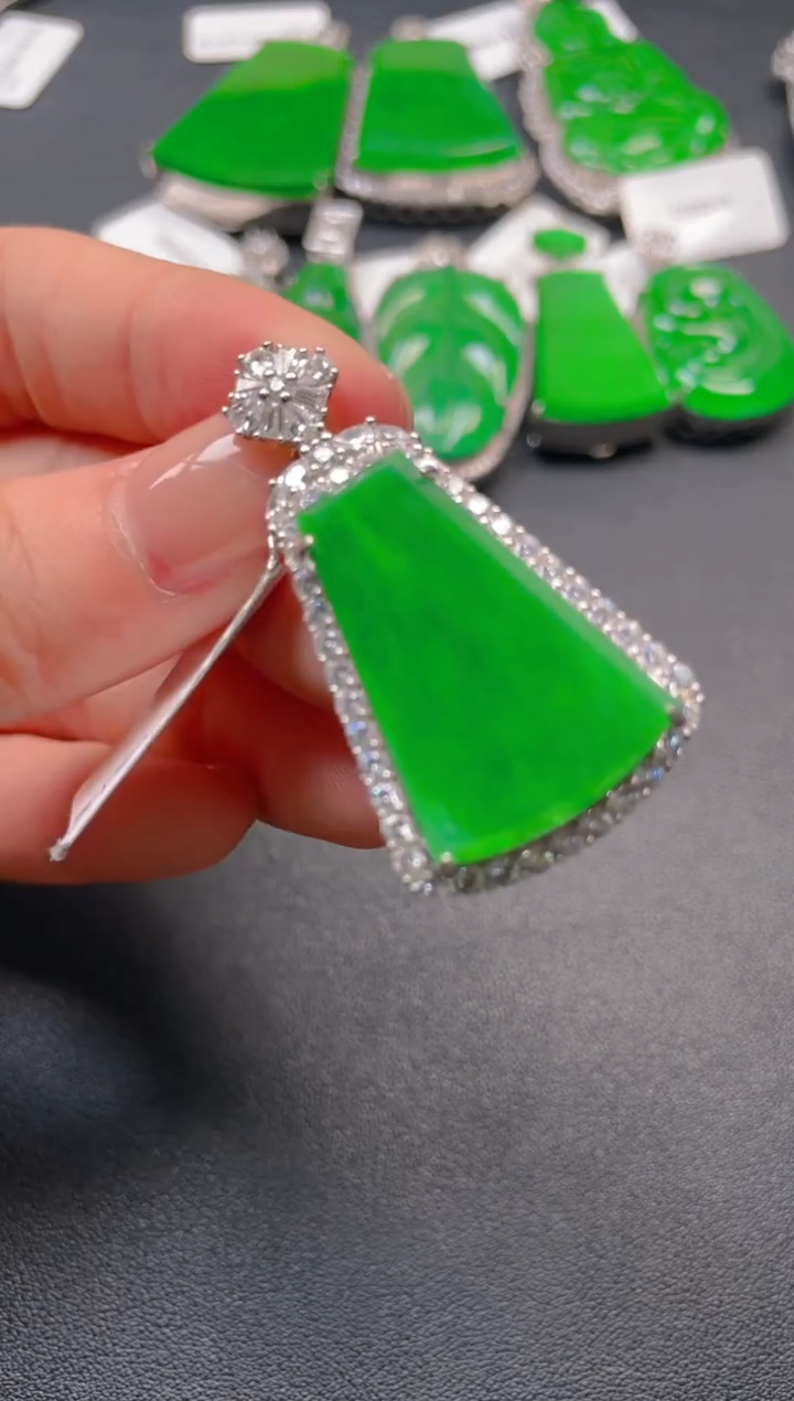 颈饰银S925镶嵌翡翠吊坠