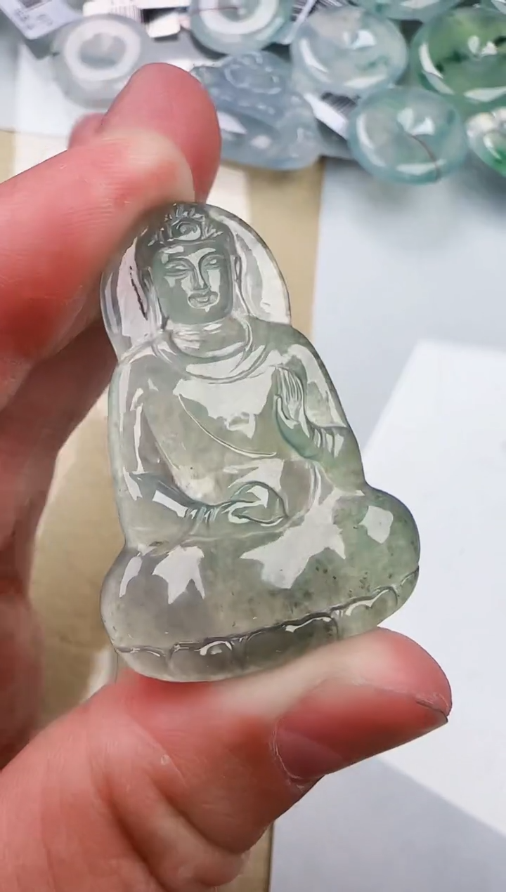 翡翠未镶嵌颈饰缅甸天然翡翠