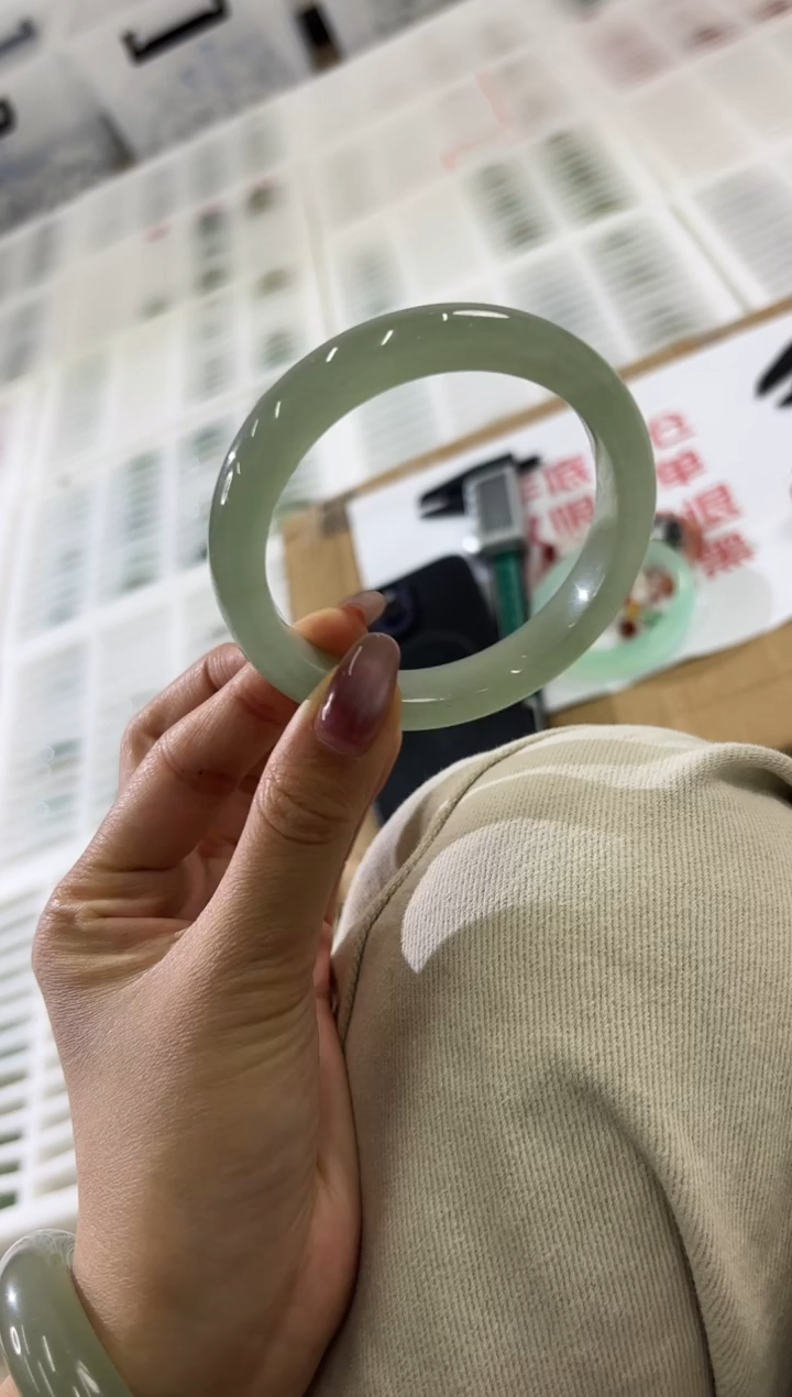 未镶嵌手镯石英质玉175-56D