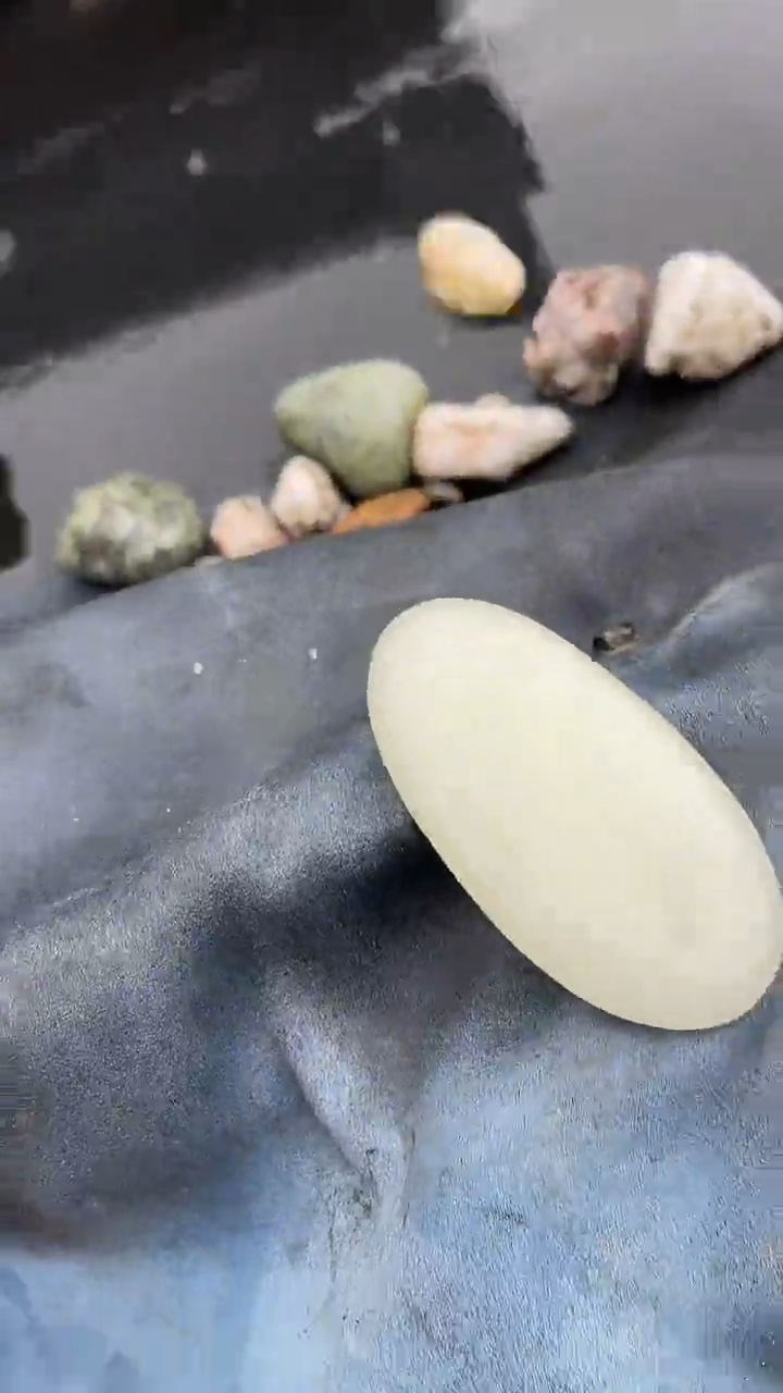 颈饰未镶嵌和田玉（糖玉）001