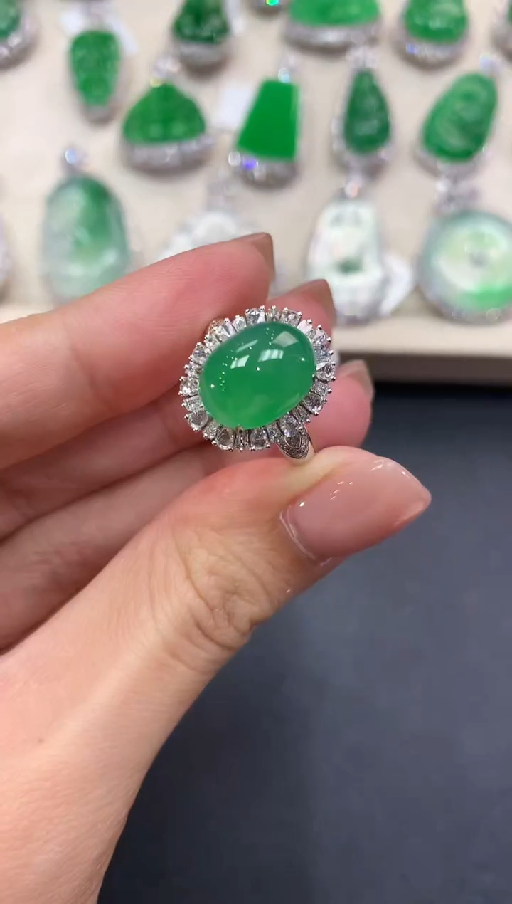 【闪购商品】翡翠戒指18K金镶嵌a225          