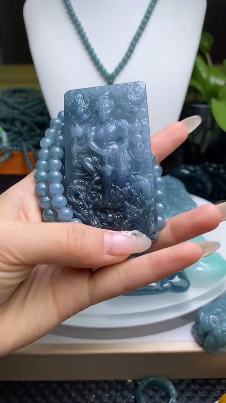 【闪购商品】翡翠未镶嵌颈饰