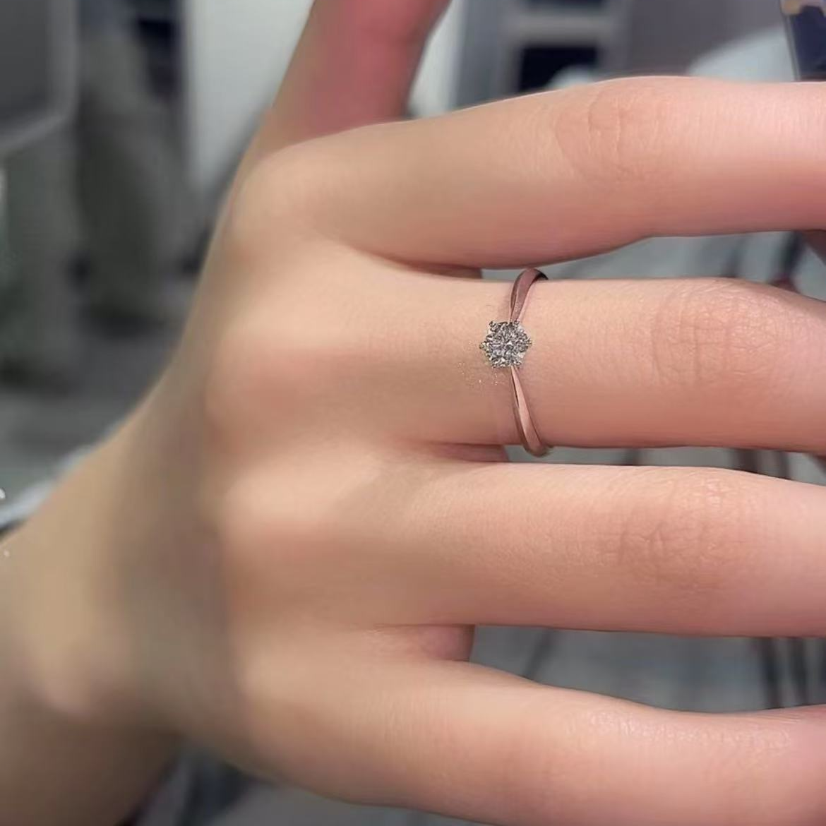 【钻心阁严选】0.3CT T灵六爪女戒