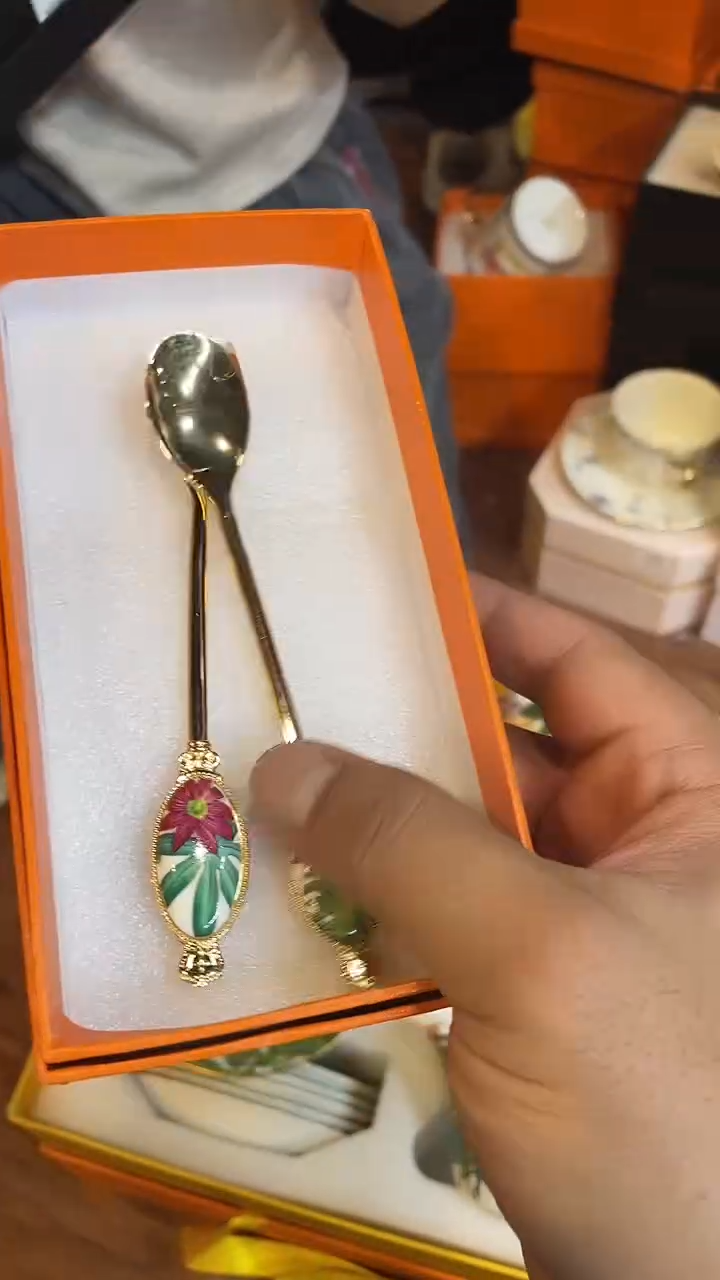 杯鸿辉家品牌瓷器，京东包邮！