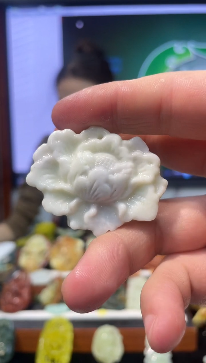 【闪购商品】岫玉吊坠未镶嵌·多样性发货*拍一发一