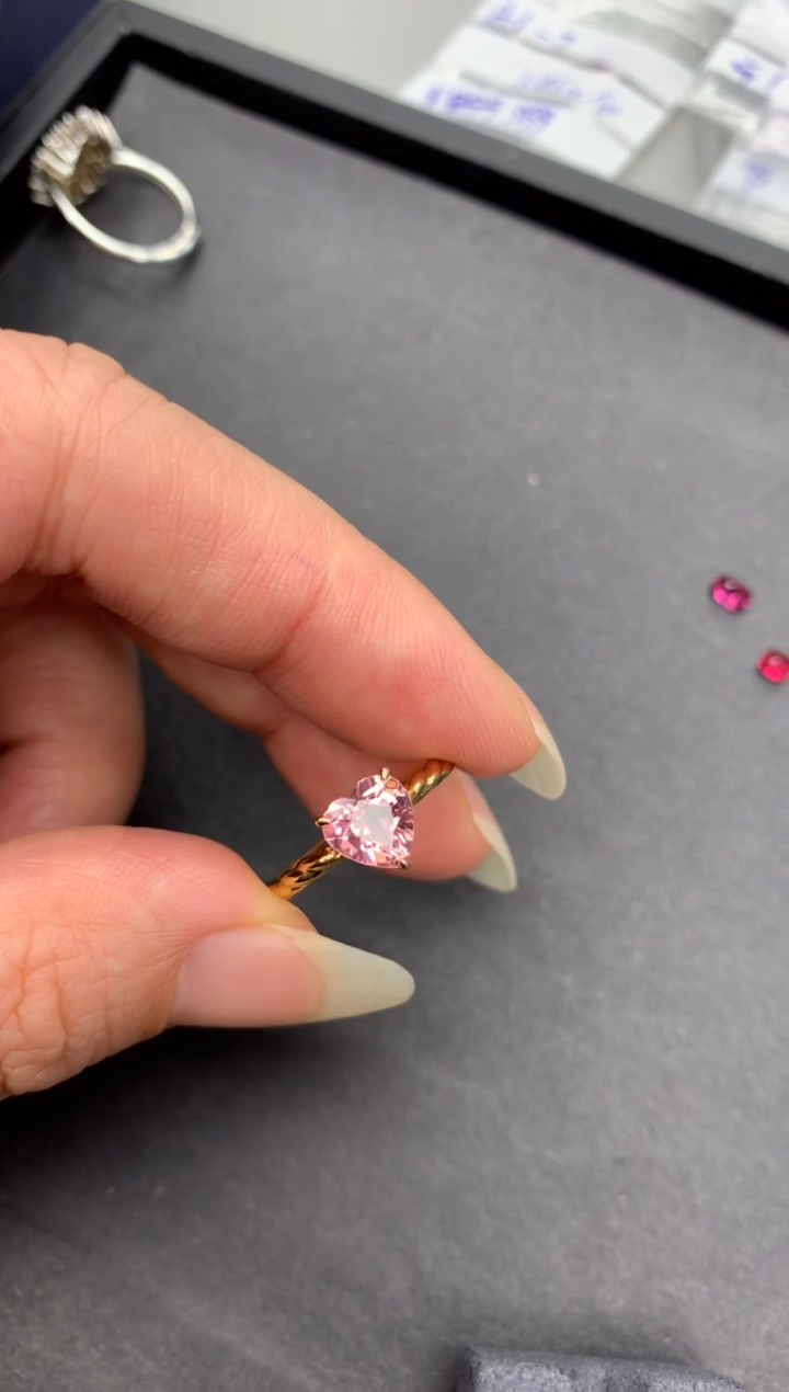 【闪购商品】碧玺戒指18K金镶嵌1.27克拉