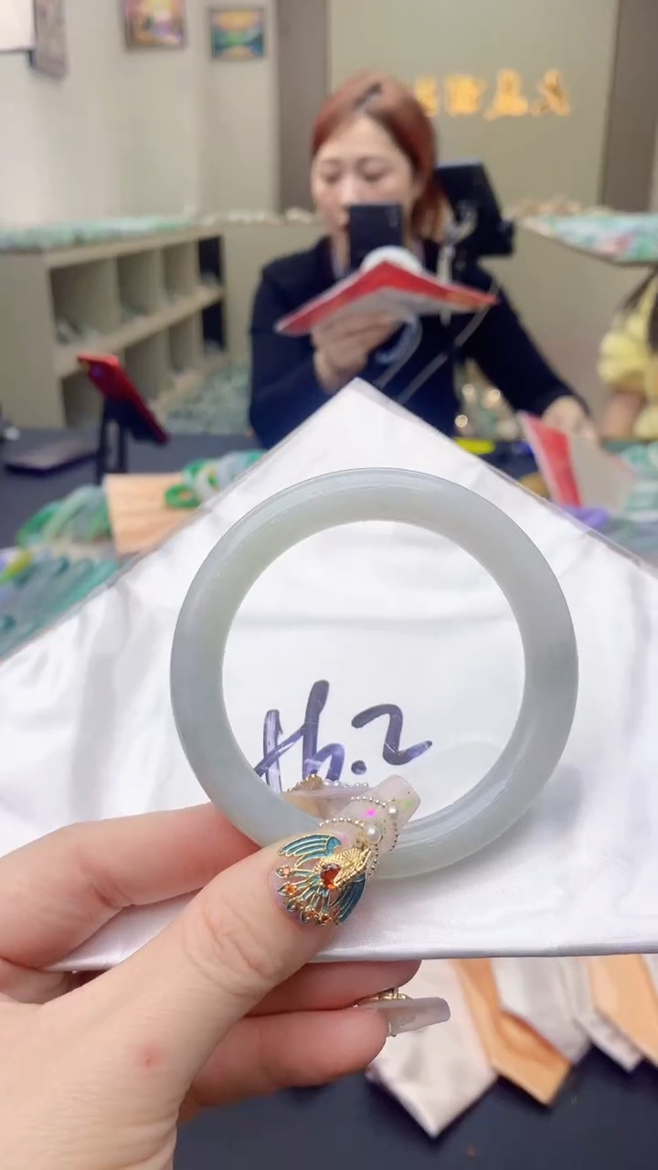 【闪购商品】翡翠手镯未镶嵌0900953665