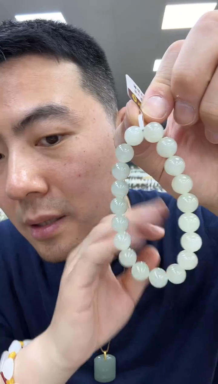 颈饰未镶嵌和田玉手串10mm